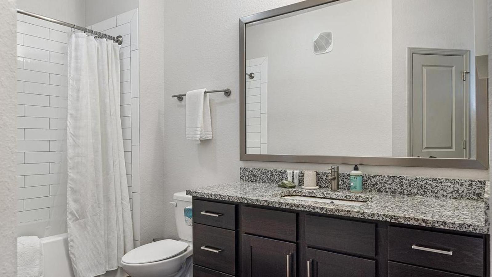 Landing At The Nine At Memphis - 3 Bedrooms In University Exterior photo